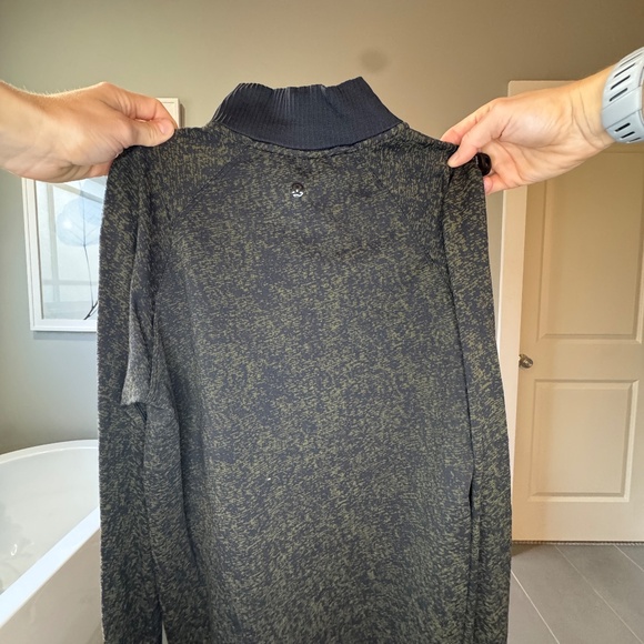 Lululemon Quarter Zip Performance Pullover – Size 8 - Picture 3 of 3